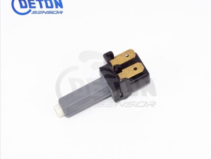 Brake Light Switch for Mercedes-Benz Atego Axor OE 001 545 2409