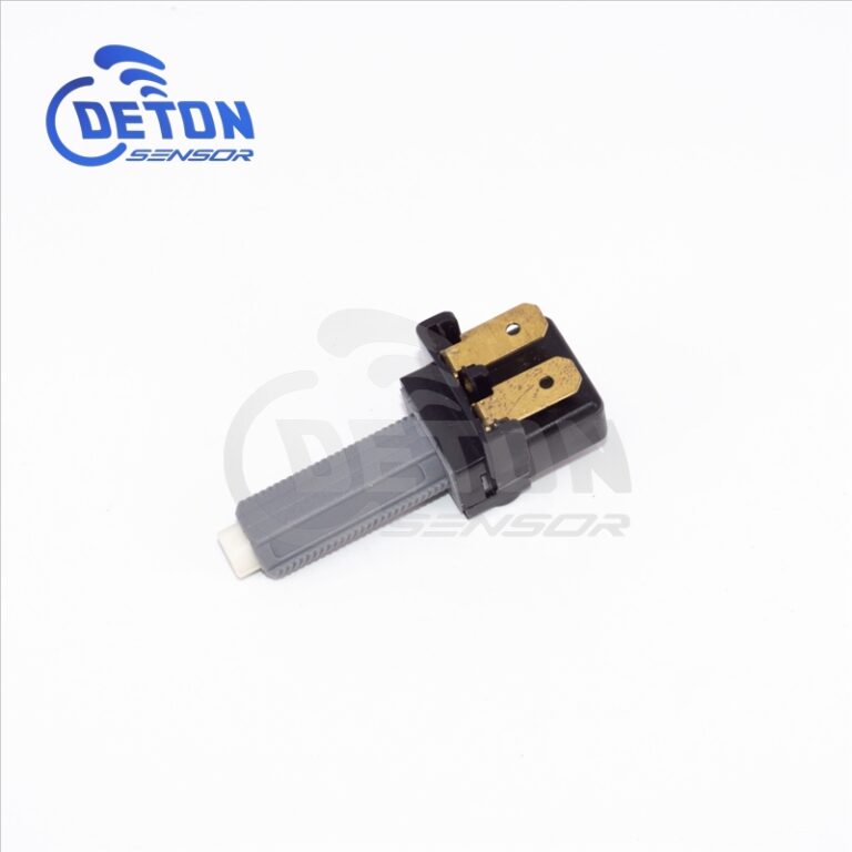 Brake Light Switch for Mercedes-Benz Atego Axor OE 001 545 2409