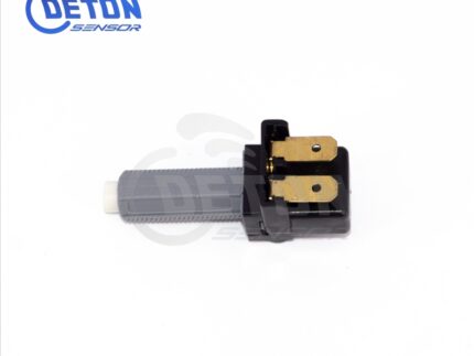 Brake Light Switch for Mercedes-Benz Atego Axor OE 001 545 2409